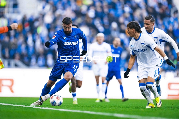 Ballkontrolle und Verteidigung