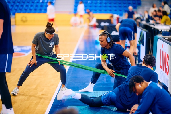 MLP Academics bereiten sich auf das Spiel vor