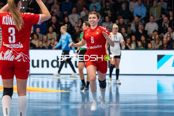 Mia Emmenegger (8; Schweiz) läuft