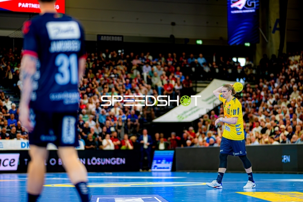 Wurfvorbereitung Juri Knorr (10;Rhein Neckar Löwen) gegen 31; SG Flensburg Handewitt