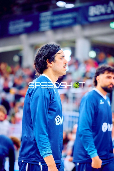 Marcel Keßen (15, MLP Academics Heidelberg) und Erol Ersek (11, MLP Academics Heidelberg) beim Aufwärmen