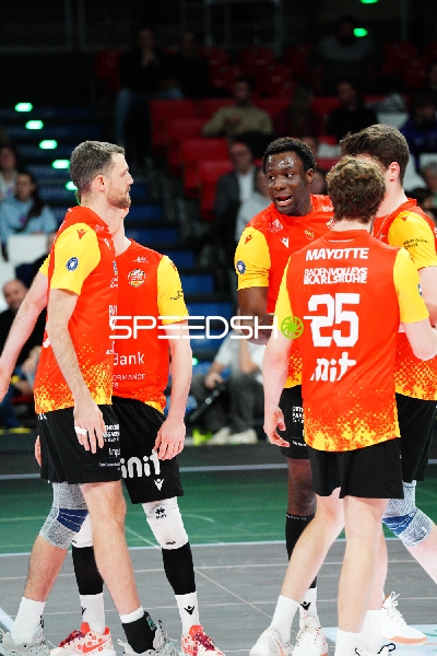 Spielszene mit John Obi (11; BADEN VOLLEYS SSC Karlsruhe) und Jonathan Downs (17; BADEN VOLLEYS SSC Karlsruhe)