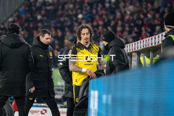 Spieler verlässt Platz