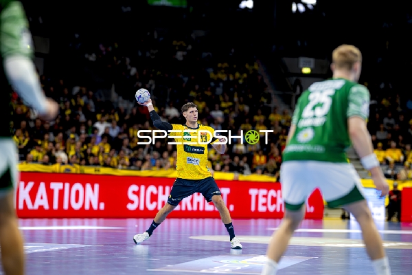 Wurf von Sebastian Heymann (13; Rhein Neckar Löwen)