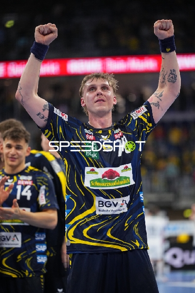 Edwin Aspenbäck (78; Rhein Neckar Löwen) jubelt