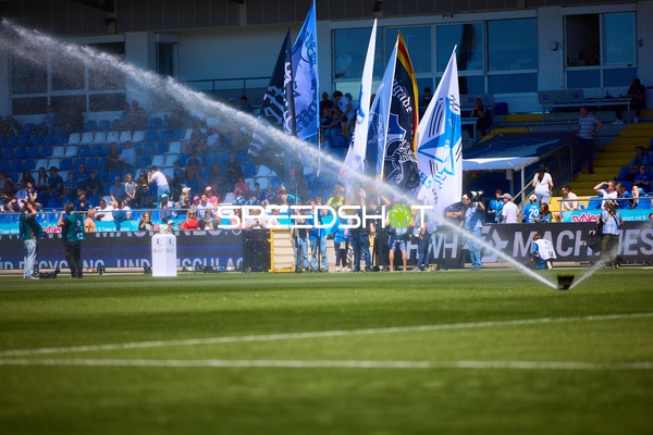 Spielfeldbewässerung vor Spiel