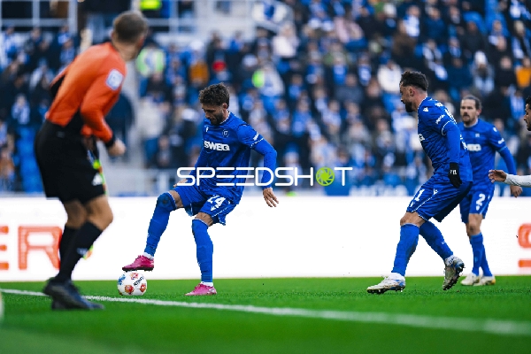 Spieler mit Ball in Aktion