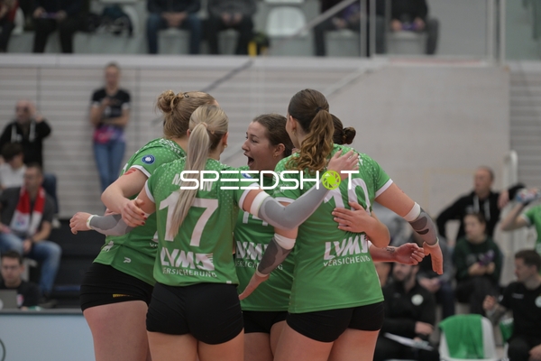 Brianna Ford (14; USC Münster) jubelt