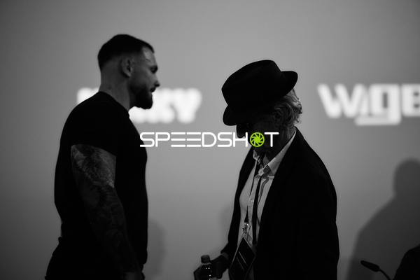 Ringside-Zone Face-Off