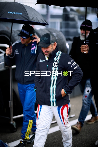 Teammitglied im Fahrerlager