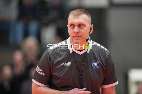 Schiedsrichter bei Volleyball-Bundesliga