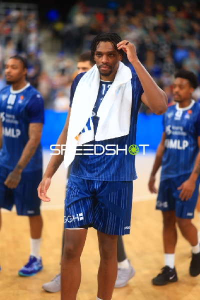 Osun Osunniyi (12; MLP Academics Heidelberg) in Aktion