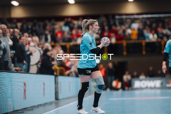 Szene mit Nathalie Hendrikse (6; Thüringer HC)