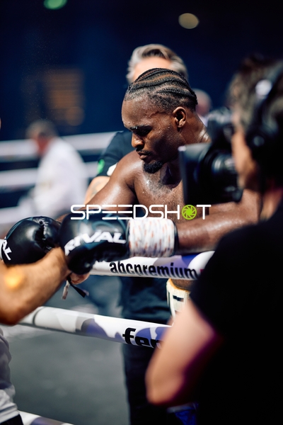 Nelvie Tiafack in Ringside Zone