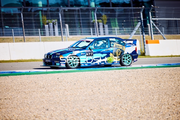 Heiko Sandherr im BMW auf der Rennstrecke
