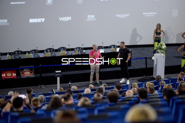 Ringside-Zone Face-Off Pressekonferenz