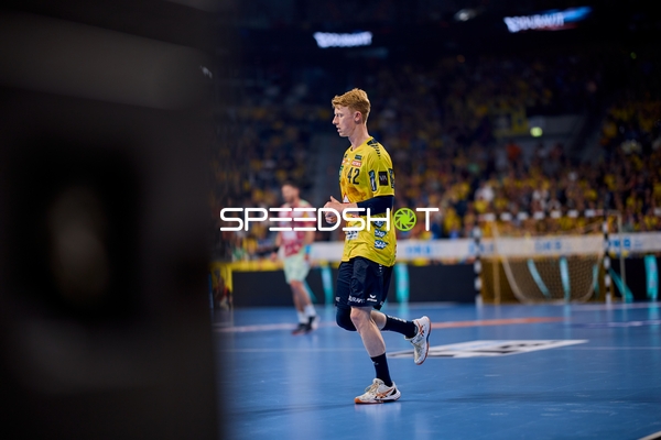 Spieler Jon Lindenchrone Andersen (42; Rhein Neckar Löwen) in Position