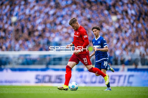 Ballführung Jan Elvedi (33, 1. FC Kaiserslautern), 