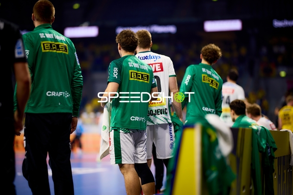 Spieler am Spielfeldrand