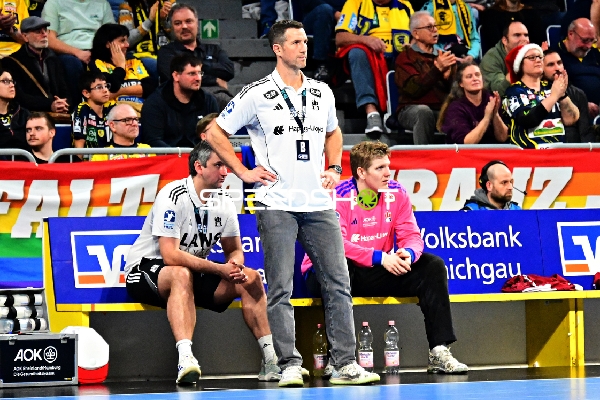 Szene mit Torsten Jansen (0; HSV Hamburg) und Robin Haug (16; HSV Hamburg)