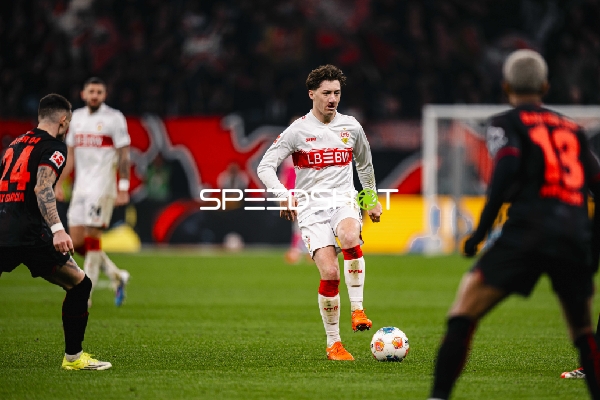 Ballkontrolle und Zweikampf