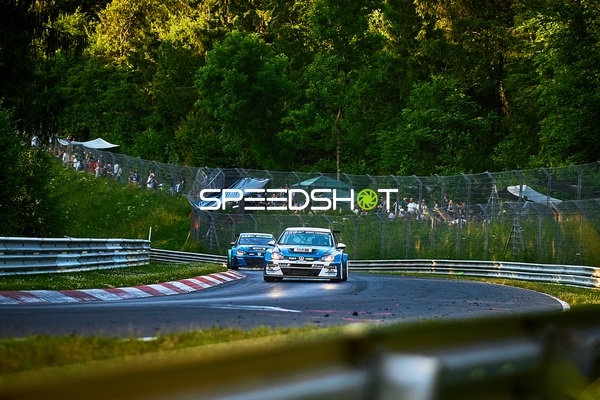 Rennfahrzeuge auf der Nordschleife