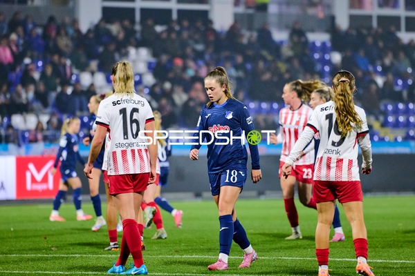 Spielszene mit Valesca Ampoorter (18; TSG Hoffenheim Frauen)