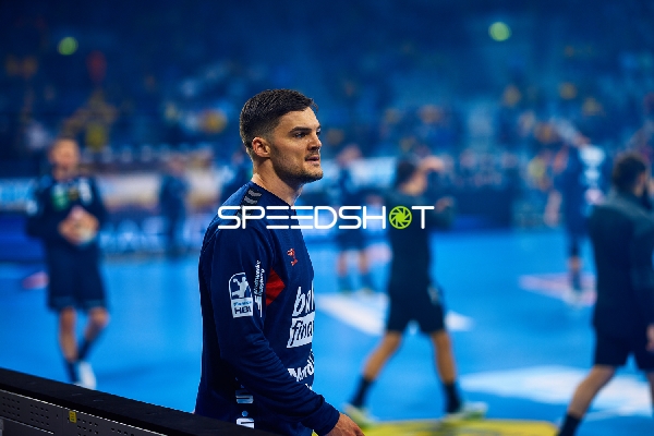 Ein Spieler von SG Flensburg Handewitt während des Aufwärmens.