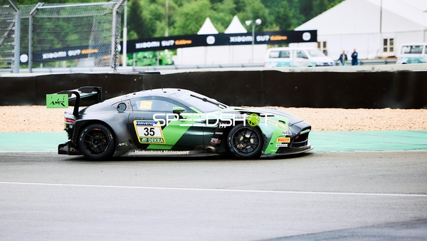 35; Walkenhorst Motorsport auf der Rennstrecke