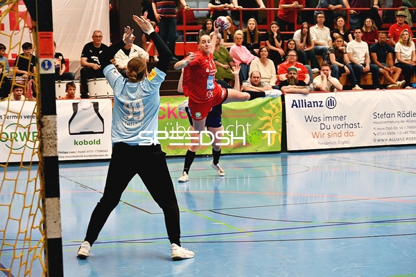 Spannender Wurfversuch im Match zwischen Kurpfalz Bären und Mainz 05
