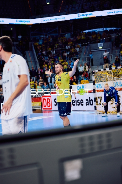 Jannik Kohlbacher von den Rhein Neckar Löwen in Aktion während eines Spiels.