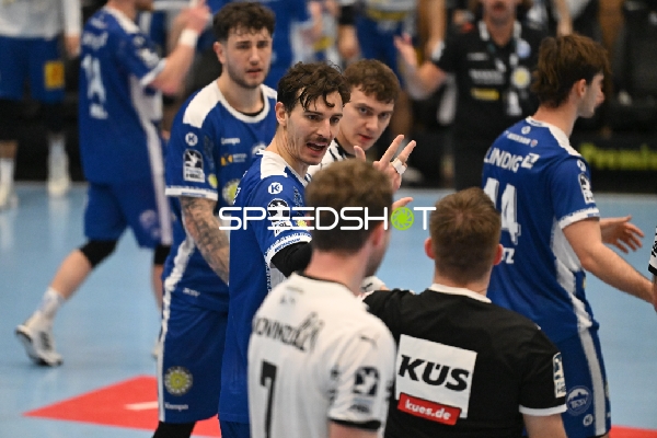 Handball-Szene mit Justin Kurch (52; ThSV Eisenach), Lukas Laube (20; THW Kiel) und Philipp Meyer (27; ThSV Eisenach)