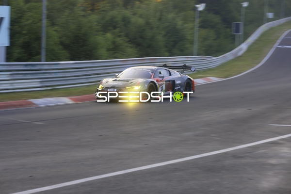 Rennfahrzeug auf der Rennstrecke