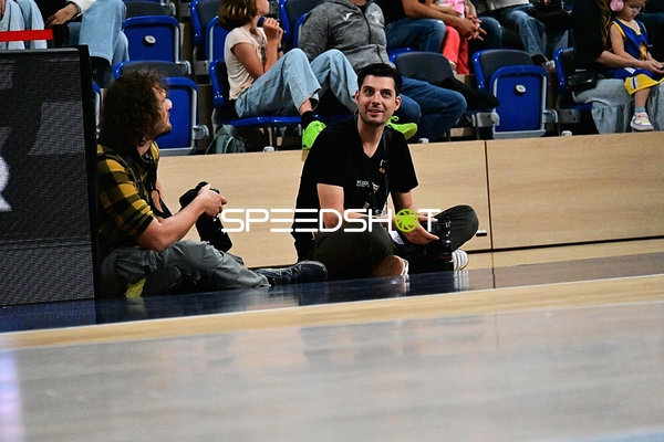 Fotografen am Spielfeldrand