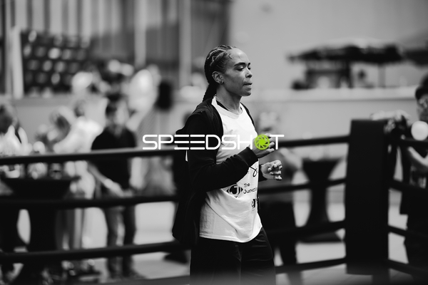 Ringside-Zone Face-Off