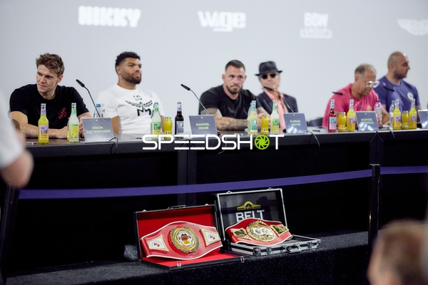 Ringside-Zone Face-Off Pressekonferenz