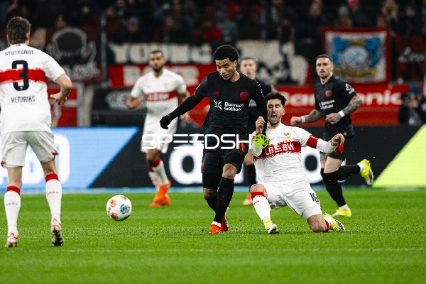 Zweikampf um den Ball