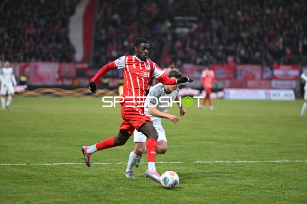 Zweikampf um den Ball