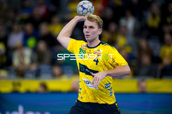 Mathias Larson (4; Rhein Neckar Löwen) in Aktion