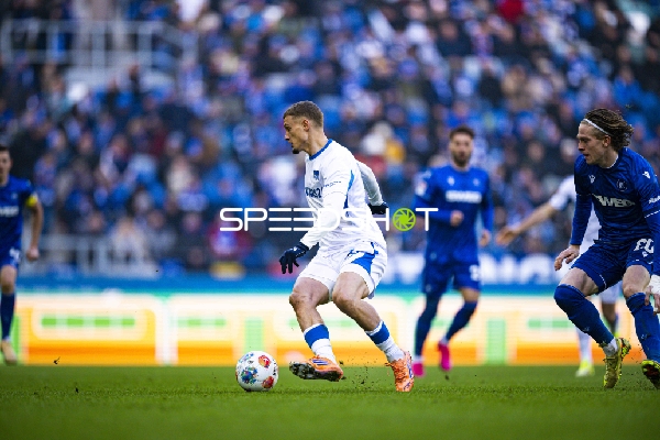 Ballkontrolle und Verteidigung