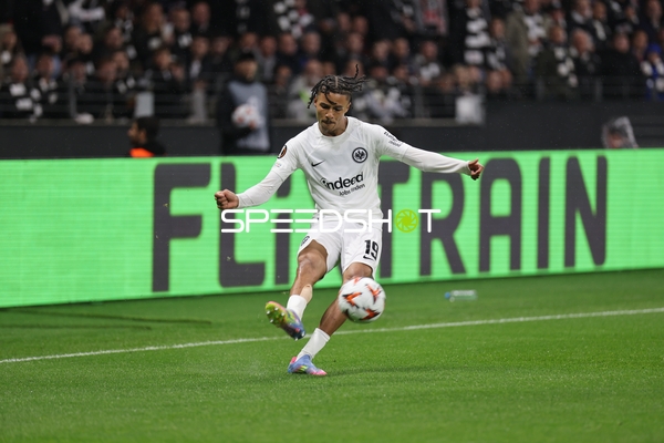 Eintracht Frankfurt zeigt einen Schuss auf das Tor