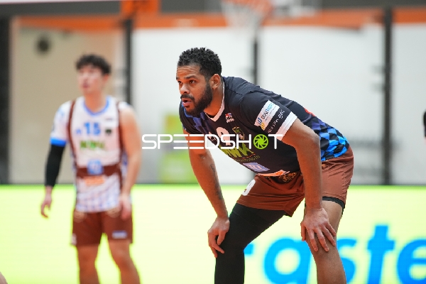 Spielszene mit Gustavo Oscar Bryan Avila (9; WWK Volleys Herrsching)