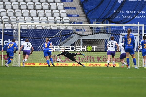 Torwartparade beim Strafstoß
