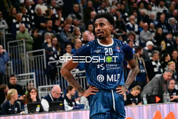 Michael Weathers (20; MLP Academics Heidelberg) in Aktion