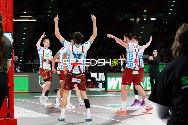 Spielszene mit Simon Gallas (24; WWK Volleys Herrsching)