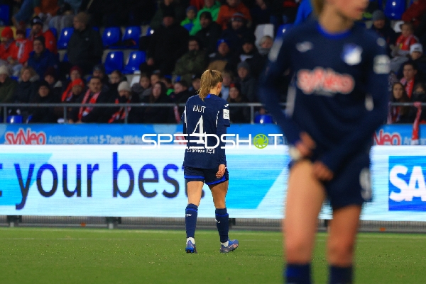 Spielerin Lisann Kaut (4; TSG Hoffenheim Frauen) auf dem Feld