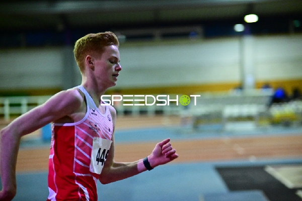 Leichtathlet mit Startnummer 445