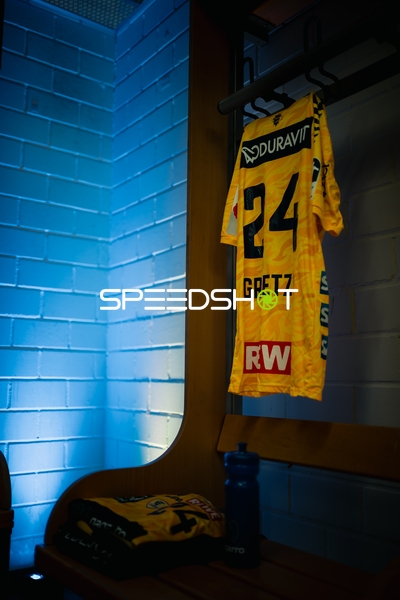 Trikot Patrick Groetzki (24; Rhein Neckar Löwen) in Kabine
