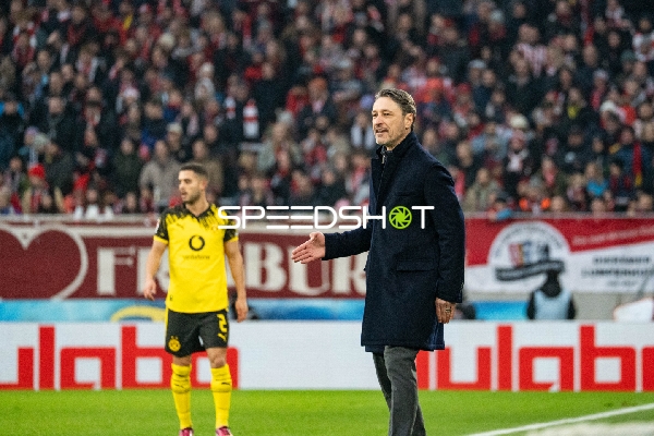 Trainer an der Seitenlinie