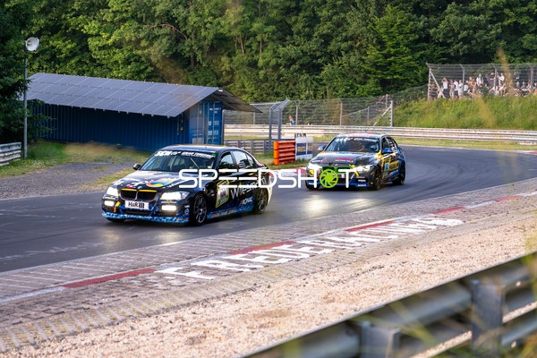 Rennfahrzeuge auf der Rennstrecke